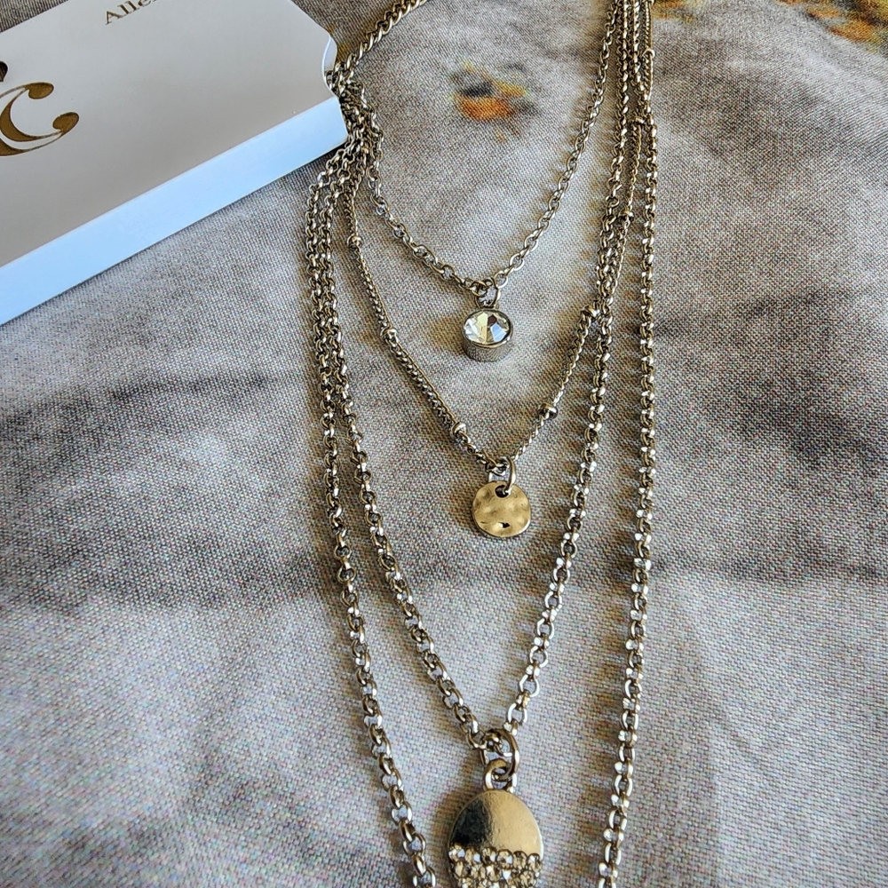 Layered necklace - Picture 10 of 11